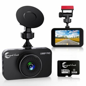 Dashcam with suction mount, screen display, and 32GB memory card.